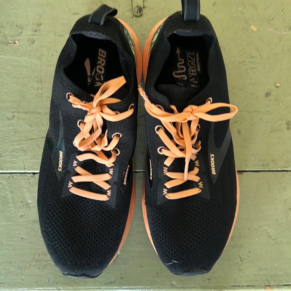 BROOKS Levitate 3 Running Shoes